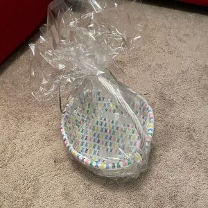 EUC Long White Handle Basket with a white cover speckled W/Green, Yellow & Pink